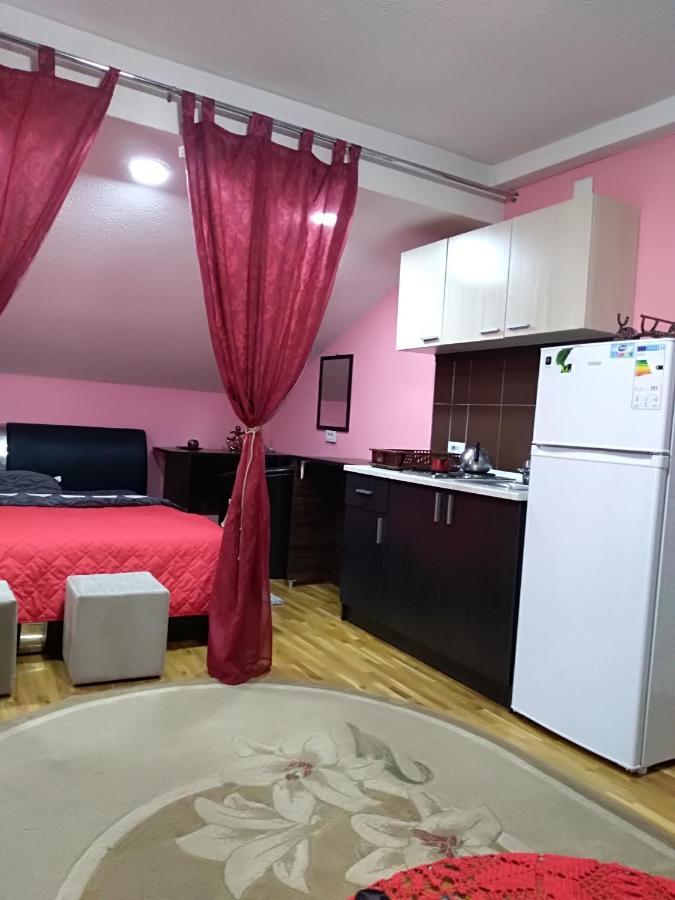 Ferienwohnung Durmitor Kumanovo Exterior foto